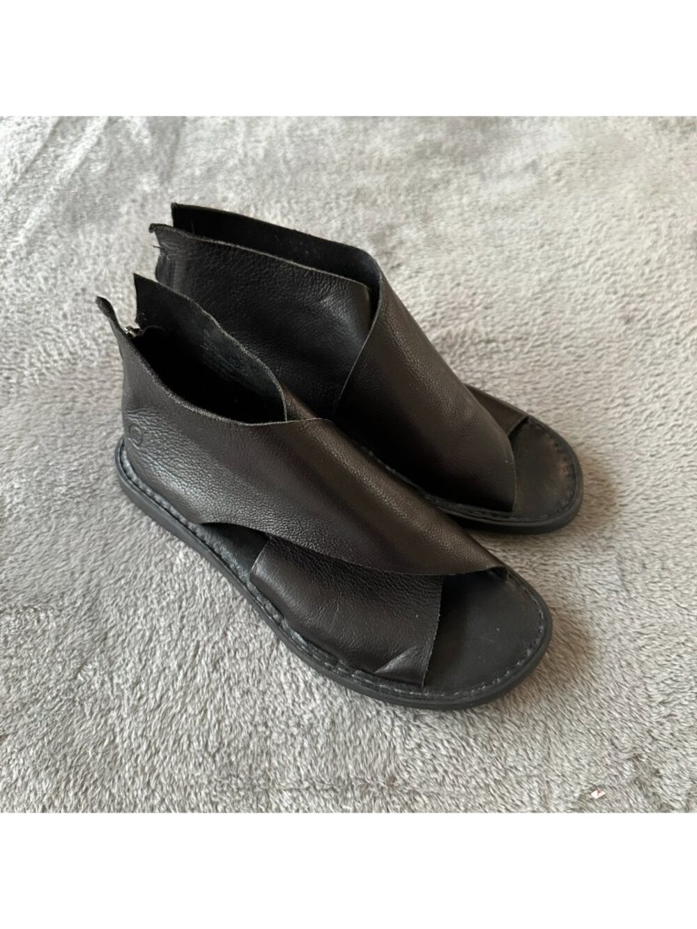 Born Iwa Black Leather Criss Cross Sandals Size 6 Shoes Flats